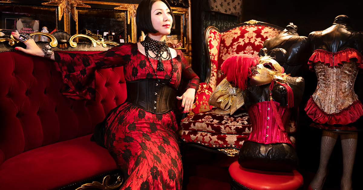 人気女王様たちから慕われるボンデージ・コルセットのスタイリスト Baby Doll Tokyoと緑川ミラノ