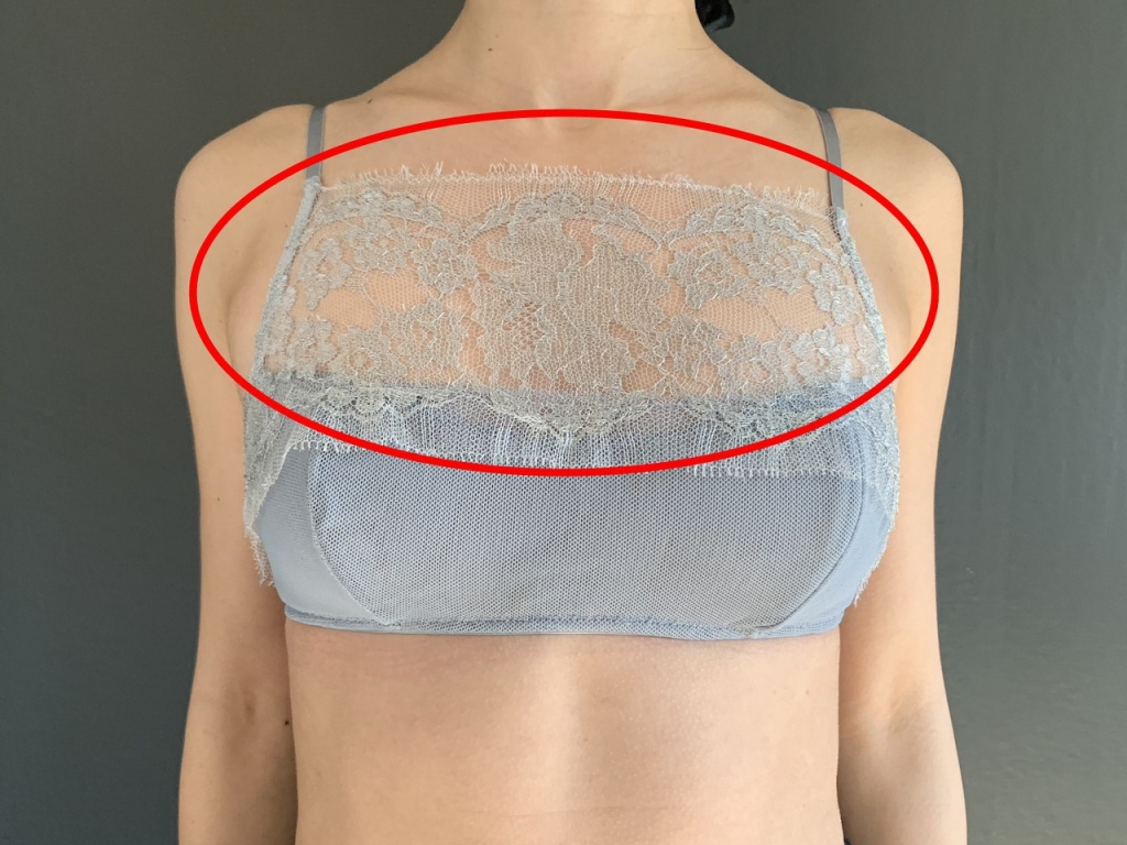 レース全体がぴたりと密着