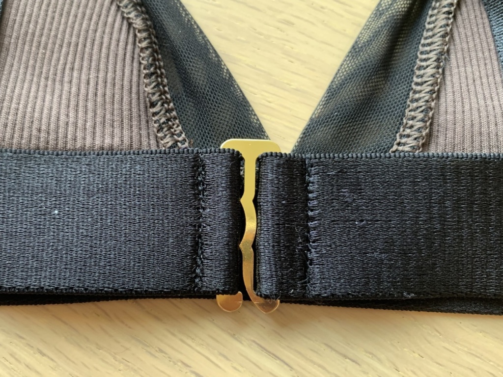 マットなゴールドが上品