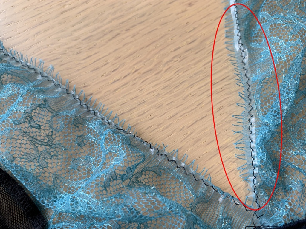 強度も安心な、透明のモビロンテープ