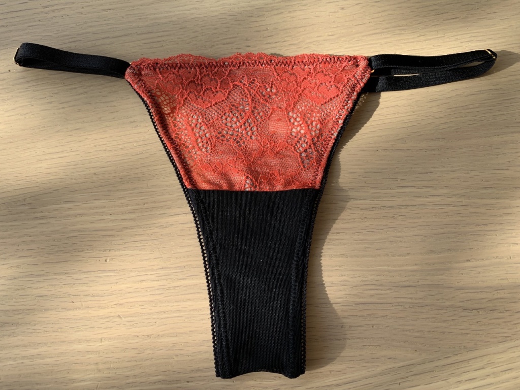 シンプルで無駄のないお揃いのTショーツ