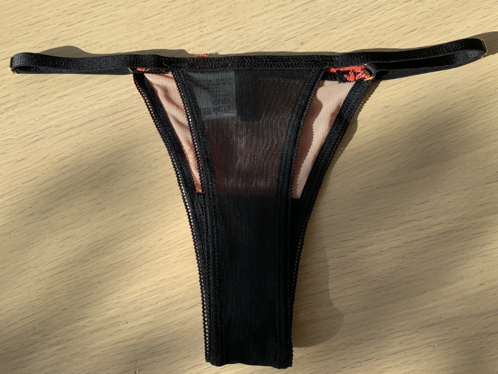 しっかりと幅のあるヒップ部分