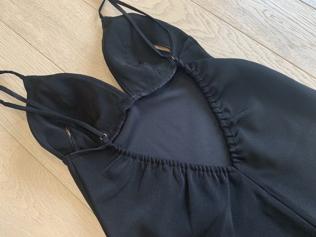 伸びの良いゴムが内蔵されている