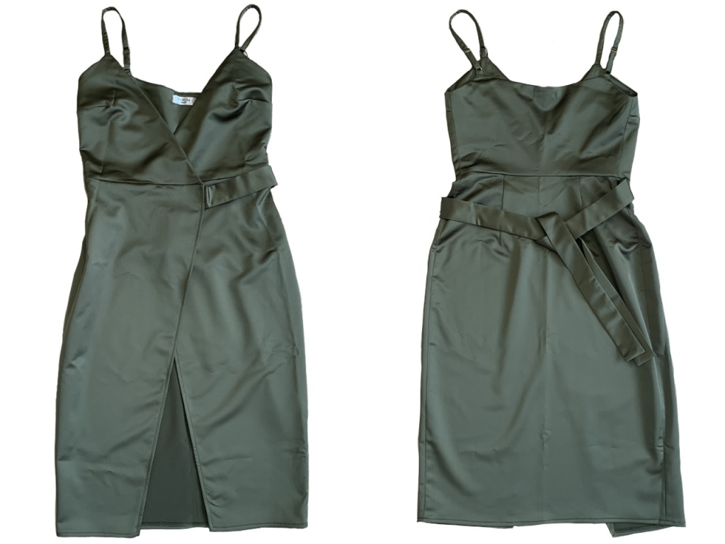 “Golden Olive Dress” 左：フロント 右：バック