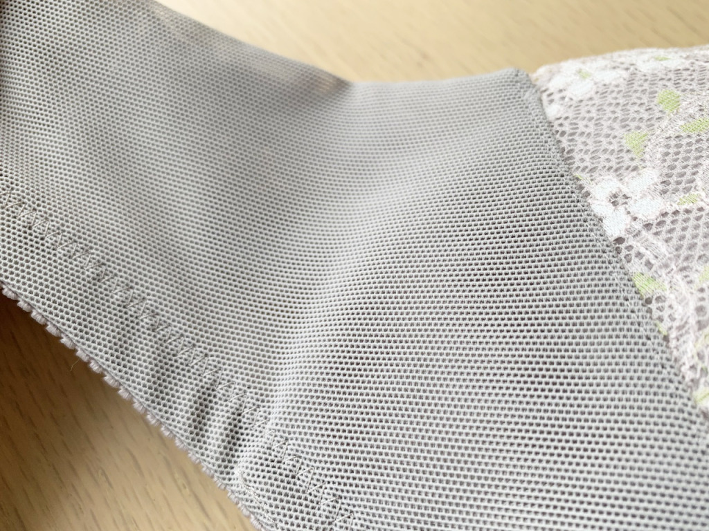 よく伸びて身体にフィットするパワーネット