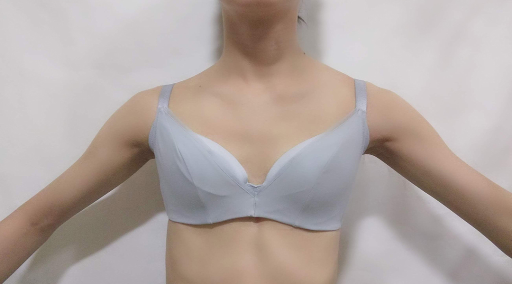 正面から une nana cool (ウンナナクール)