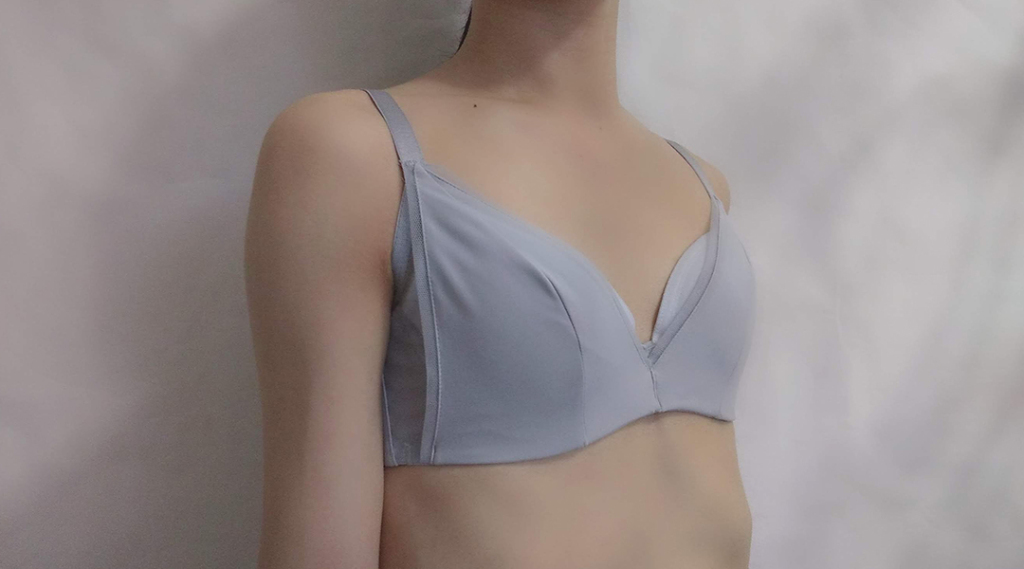 斜めから une nana cool