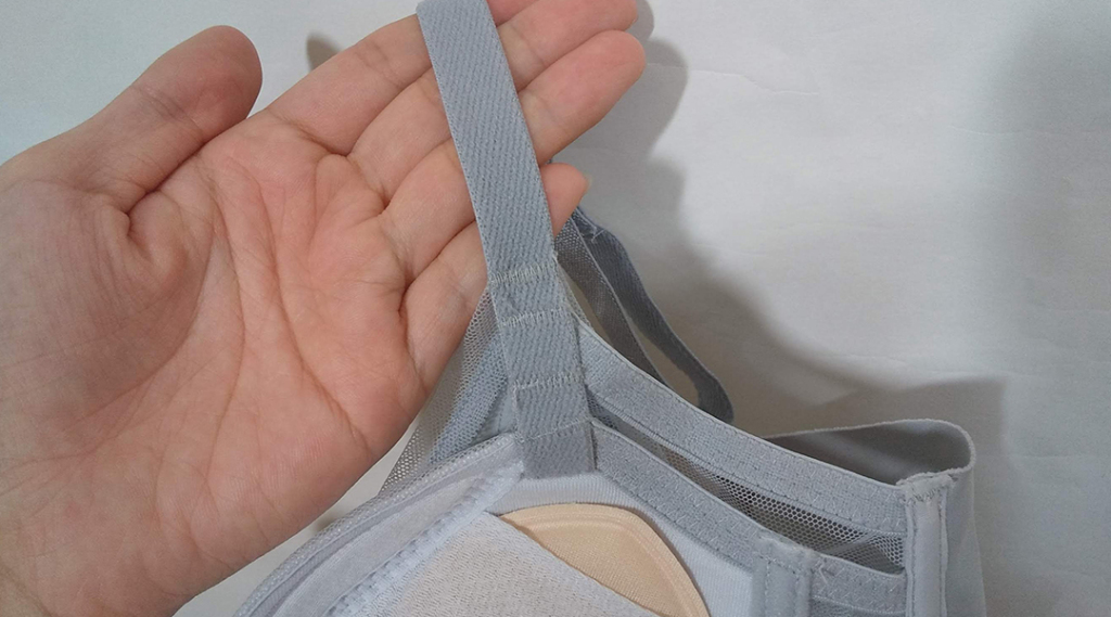 ストラップの肌側 une nana cool(ウンナナクール)