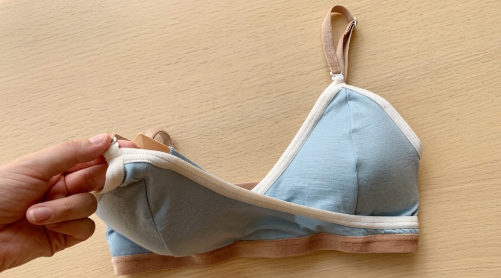 一般的なブラではなかなか見ないカップ部分