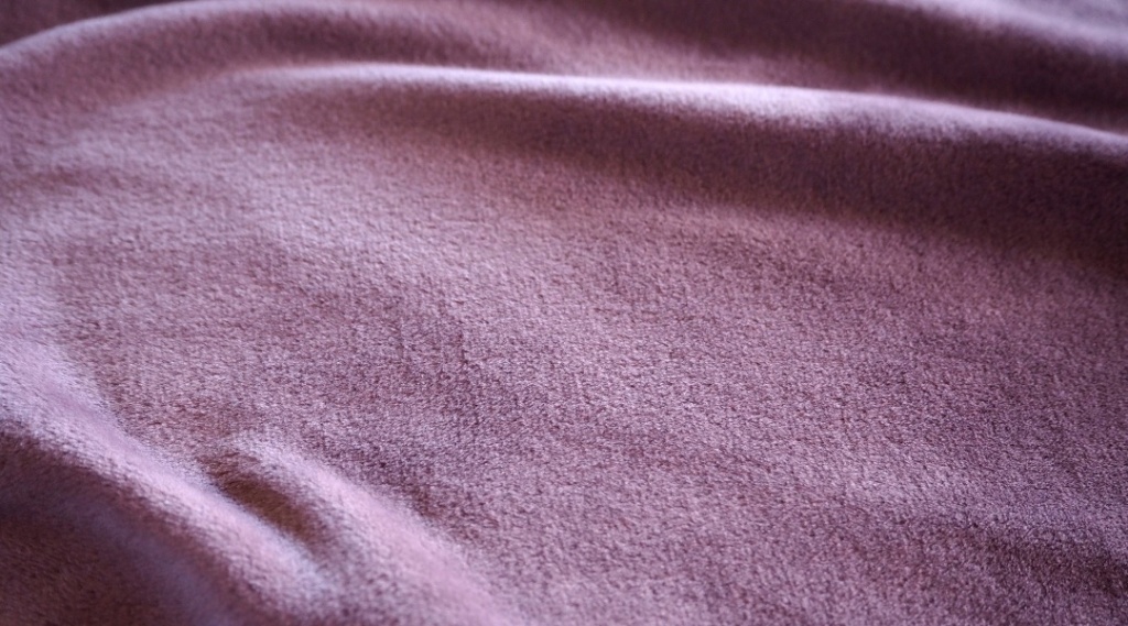 独特な光沢感が美しいベロア生地