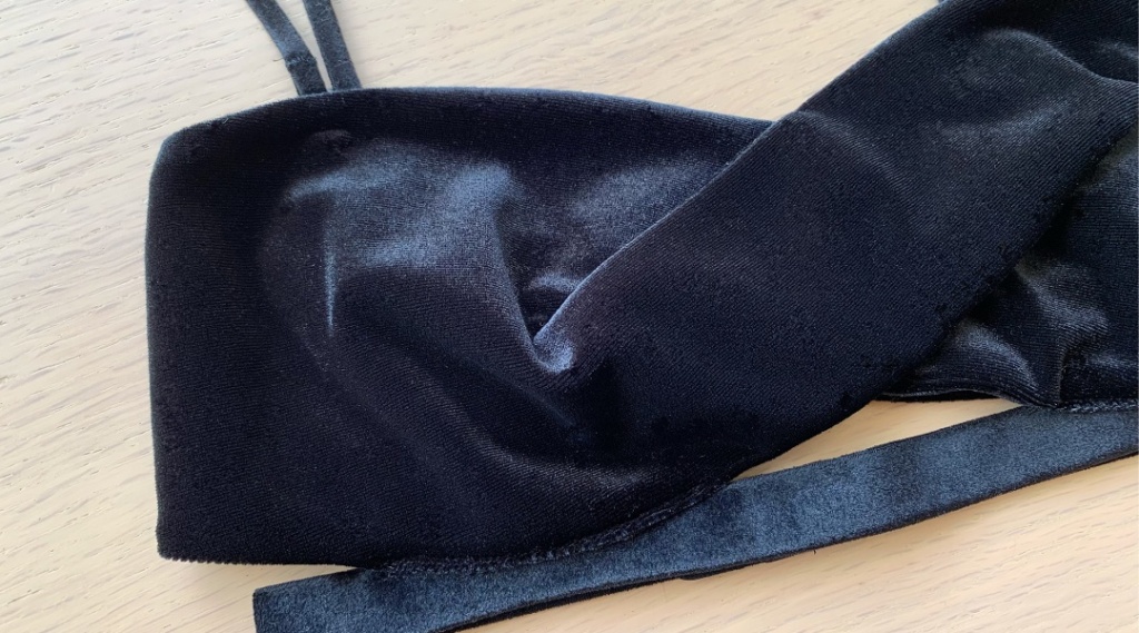 ファッションの一部のように楽しめるツイストブラ