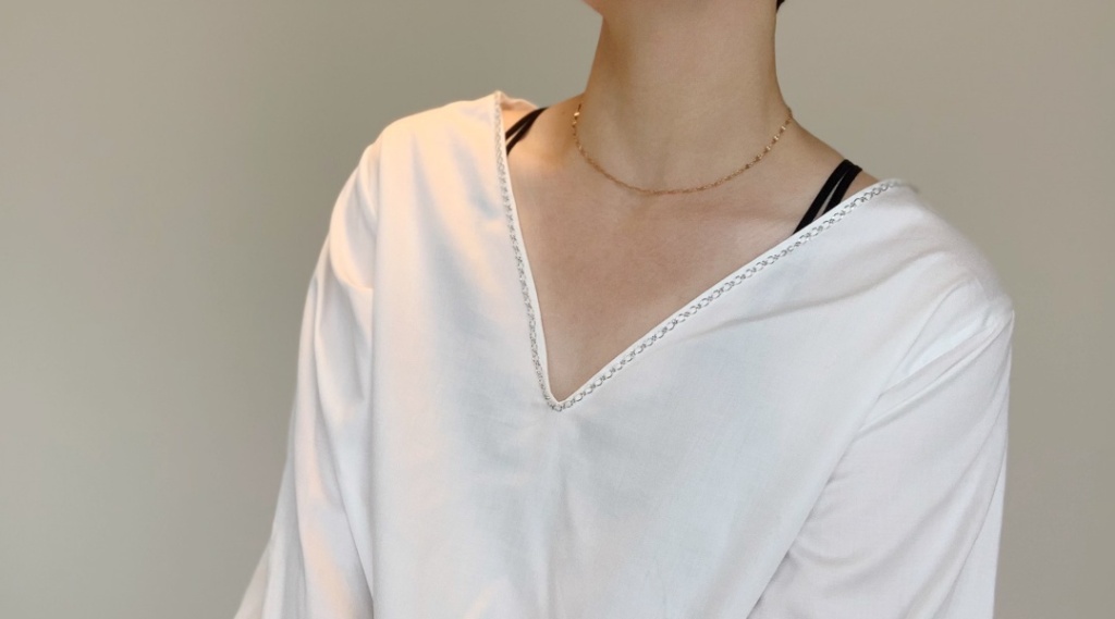 正面のストラップもチラ見せが可愛い