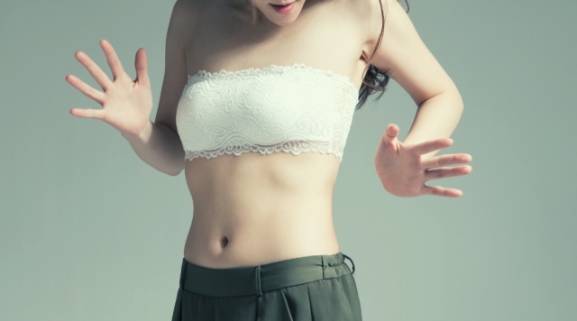 ズレない＆無理せず盛れる！ストラップレスブラジャーを見極めるチェックポイント