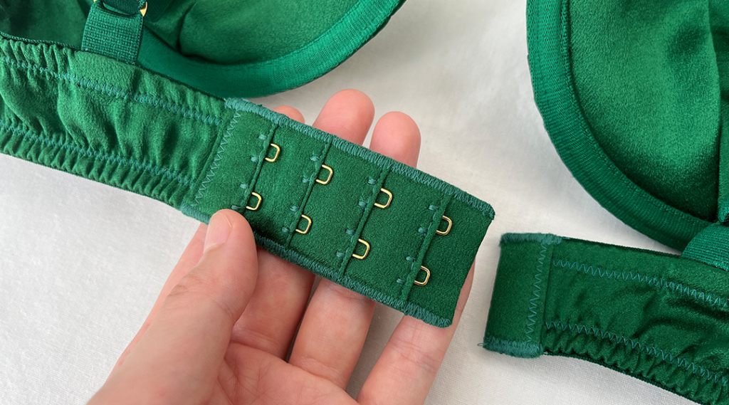 ホックは2段で4段　N bijoux「千歳-chitose-」