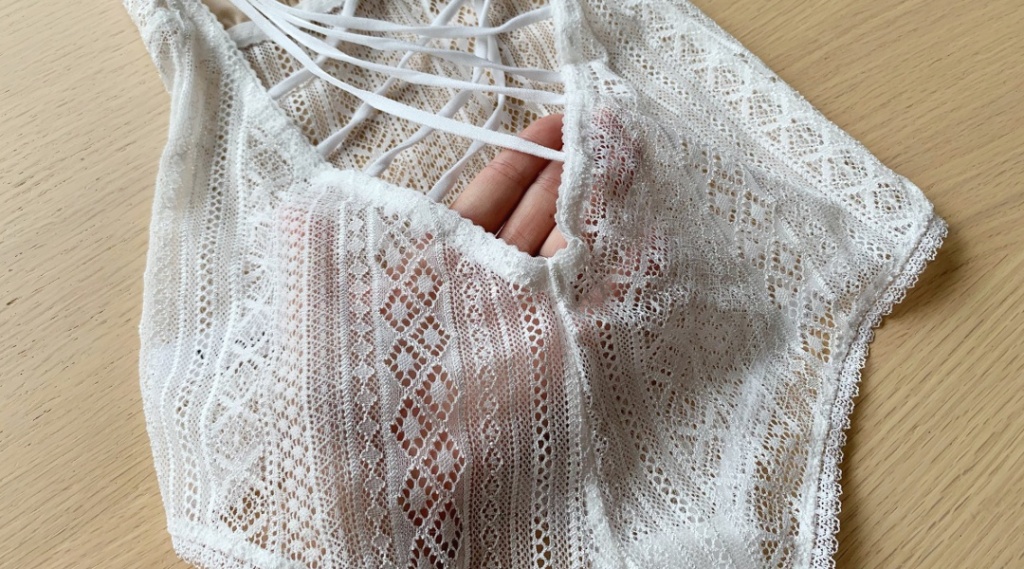 やわらかな印象のレース画像