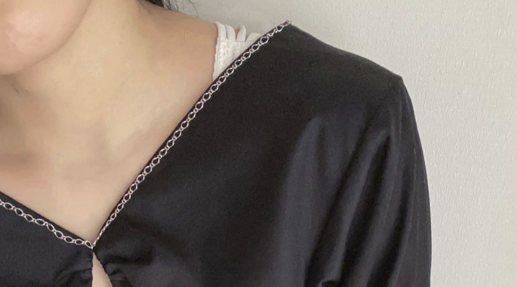 チラ見せコーデは見え方が控えめで挑戦しやすい