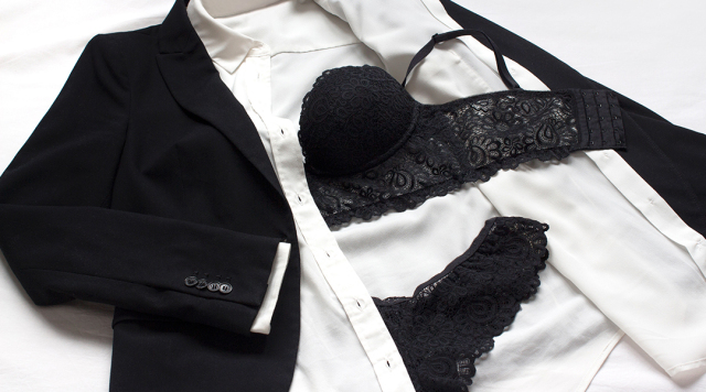 入社式の白シャツ、その下着で大丈夫？意外と準備を忘れがちな新社会人の下着のマナー