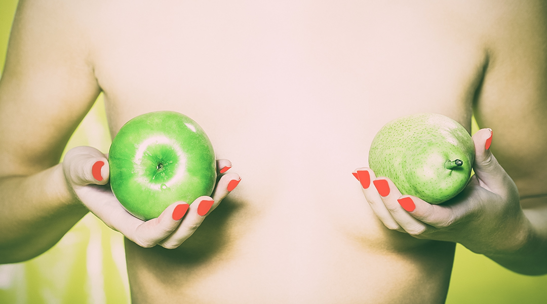 薄着で気になる胸の左右差の原因は？改善方法とブラのサイズの合わせ方