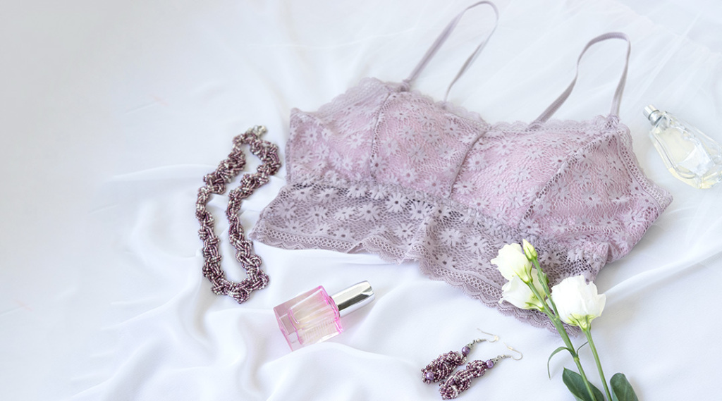 下着に直接香水をつけたい方は、インナーパフュームを使ってみるのもおすすめ