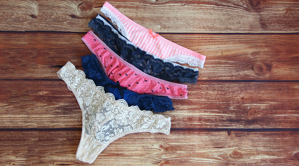 ソングやTバックにも装着できるおりものシートが販売されています