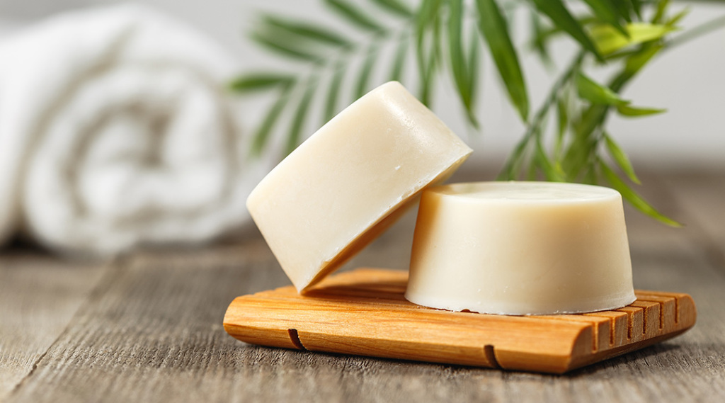 デリケートゾーン専用の洗浄剤で、優しく洗う