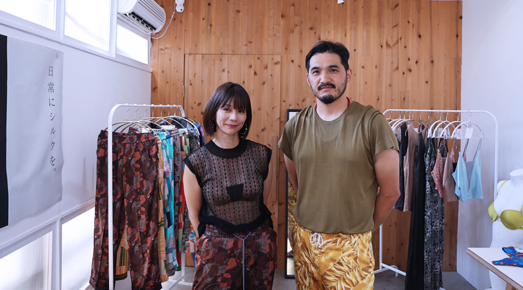 ニューヨーク在住のデザイナーKimikoさんとブランドディレクターの村上さん