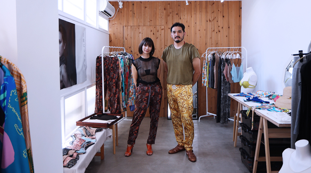 シルクへの愛情と熱い想いがあふれる村上さんとKimikoさん