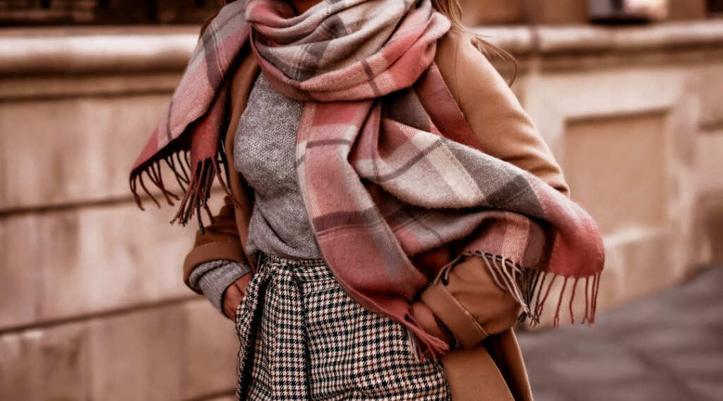 やっかいな静電気はなぜ起こる？