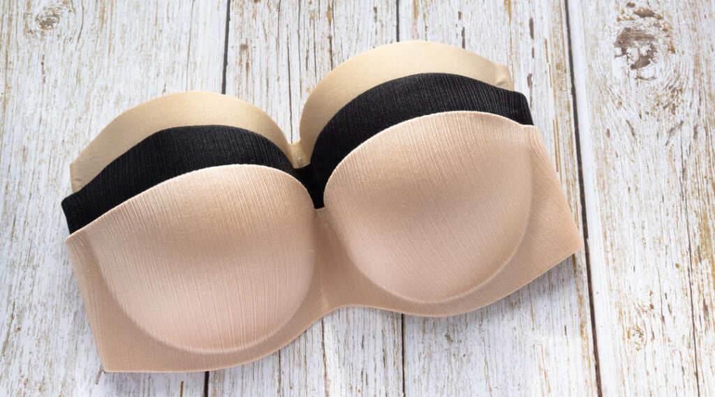 こんなドレスにはこのブラを合わせよう